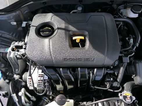 Used 2020 Hyundai Elantra Limited w/ Cargo Package (C1) image 29