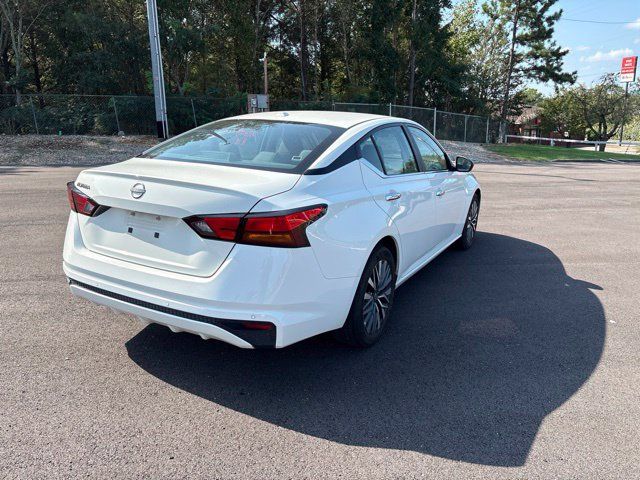 Used 2025 Nissan Altima 2.5 SV FWD image 7