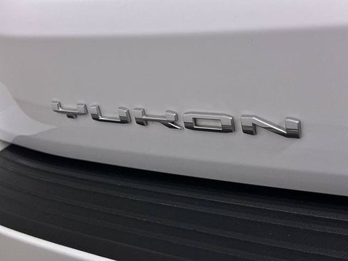 Used 2025 GMC Yukon Elevation AWD/4WD image 32