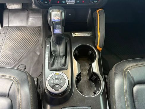 Used 2022 Ford Bronco Badlands w/ Sasquatch Package image 23