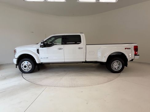 Certified 2022 Ford F450 Platinum w/ FX4 Off-Road Package image 2