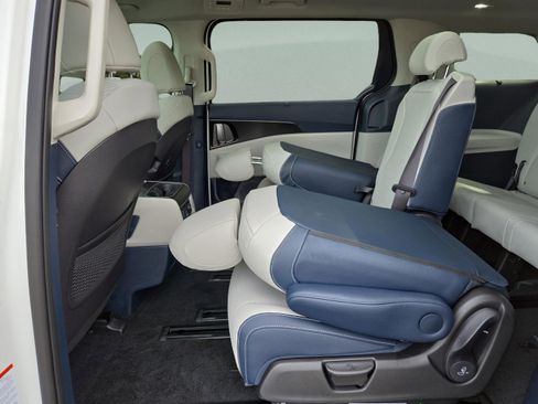 New 2026 Kia Carnival SX Prestige FWD image 12
