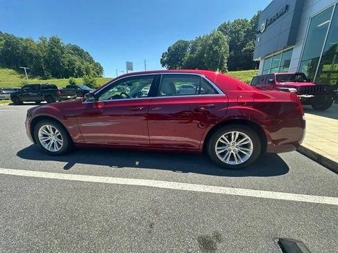 Used 2020 Chrysler 300 Touring L w/ Quick Order Package 2EF RWD image 19