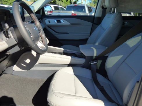 New 2026 Ford Explorer Active image 22