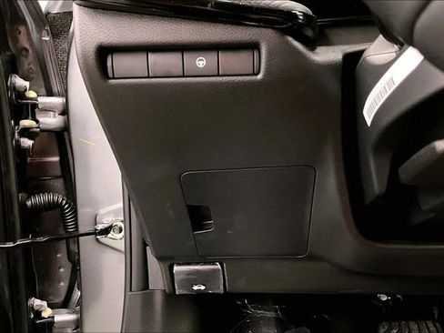 New 2026 Nissan Kicks SR AWD/4WD image 29