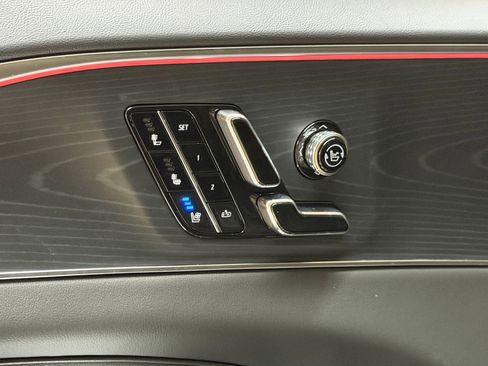 New 2026 Cadillac Lyriq Premium Luxury AWD/4WD image 18
