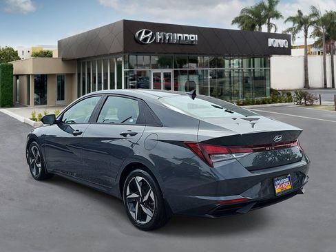 Used 2023 Hyundai Elantra SEL w/ Convenience Package FWD image 5