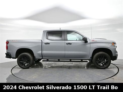 Used 2024 Chevrolet Silverado 1500 LT Trail Boss w/ Convenience Package II image 8