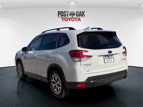 Used 2020 Subaru Forester Premium image 5