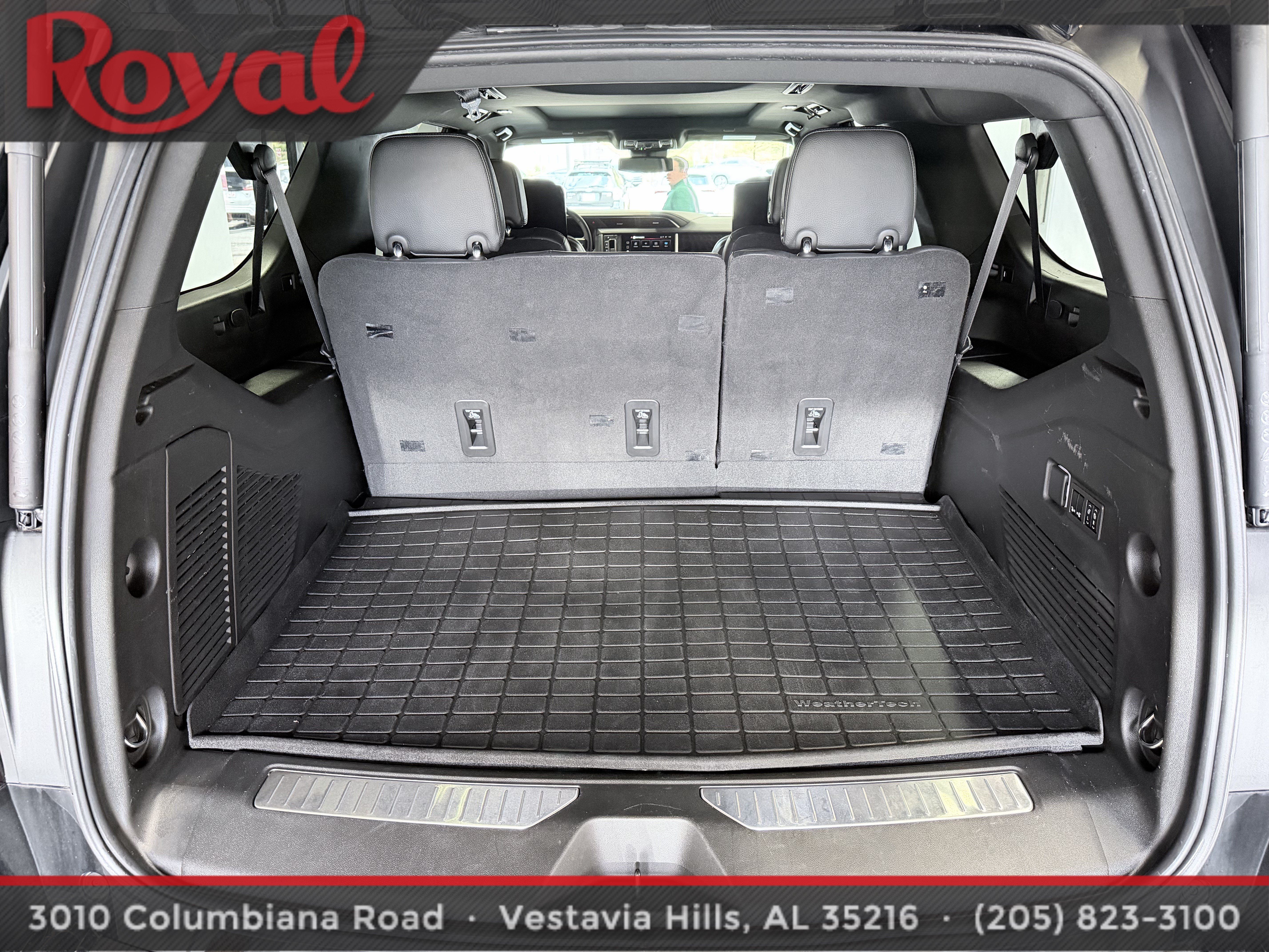 Used 2024 GMC Yukon XL Denali RWD image 7
