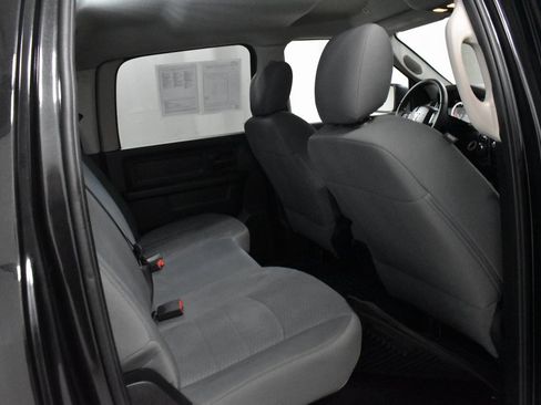 Used 2018 RAM 1500 Express w/ Express Value Package image 16