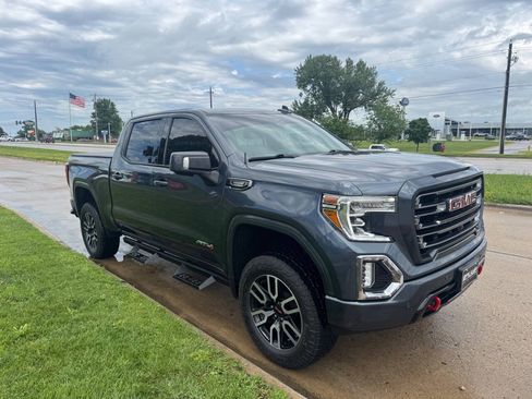 Used 2021 GMC Sierra 1500 AT4 w/ Technology Package AWD/4WD image 7