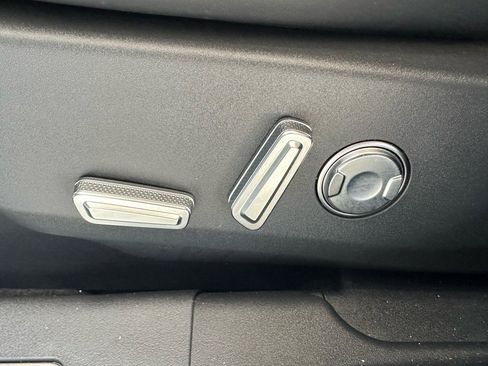 Used 2024 Lincoln Nautilus Reserve w/ Equipment Group 202A image 36