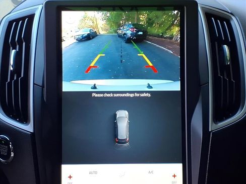 Used 2022 Ford Edge ST-Line w/ Class II Trailer Tow Package image 24