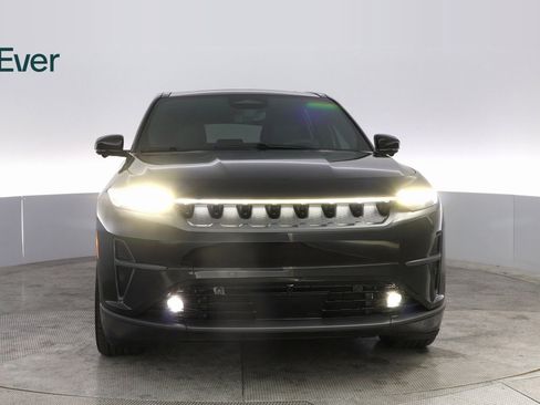 Used 2024 Jeep Wagoneer Launch Edition image 3