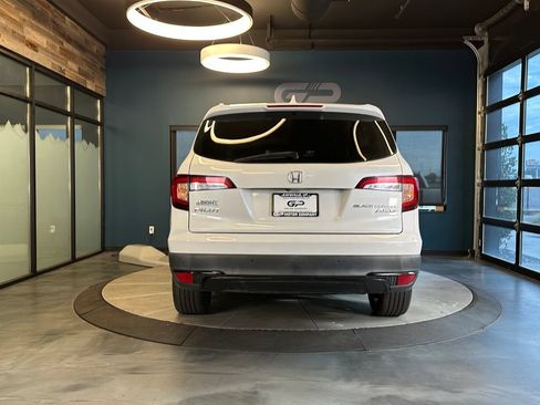 Used 2021 Honda Pilot Black Edition image 4