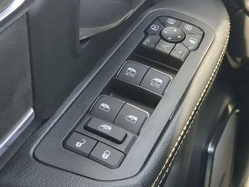 New 2026 RAM 2500 Laramie AWD/4WD image 23