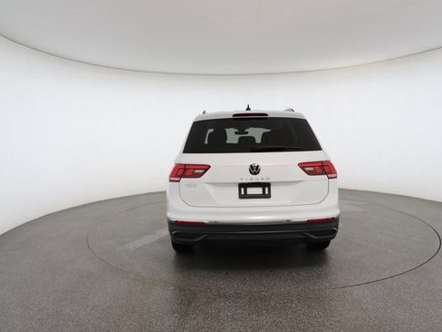 Used 2021 Volkswagen Tiguan SE R-Line image 14