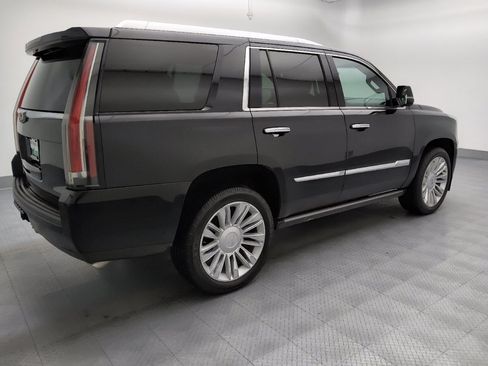 Used 2018 Cadillac Escalade Platinum AWD/4WD image 10