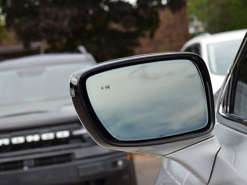 Used 2022 Buick Enclave Premium FWD image 12