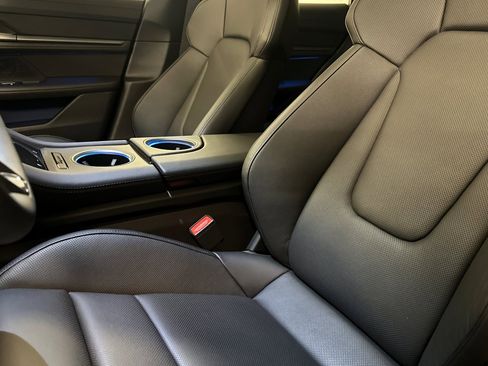 New 2025 Porsche Taycan 4S image 5