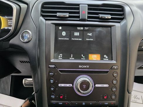 Used 2018 Ford Fusion Titanium FWD image 31