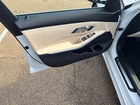 Used 2019 BMW 330i Sedan RWD image 12