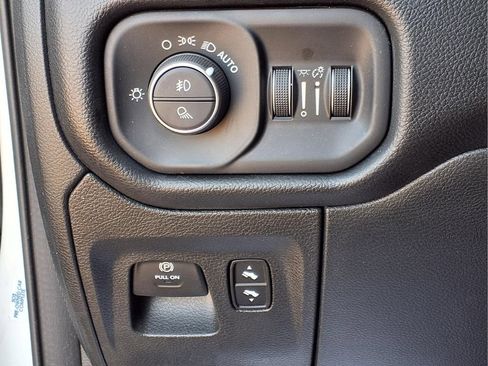 Used 2025 RAM 1500 Laramie AWD/4WD image 19