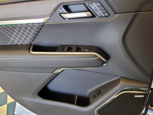 New 2026 GMC Acadia Denali w/ Super Cruise Package image 27