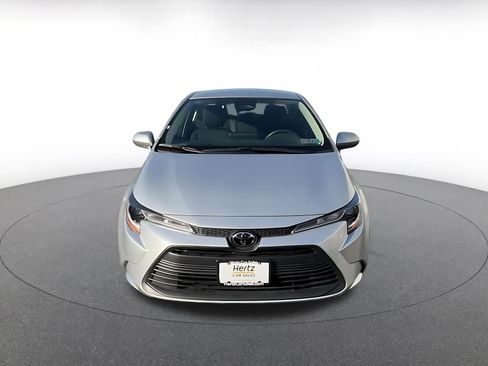 Used 2025 Toyota Corolla LE image 3