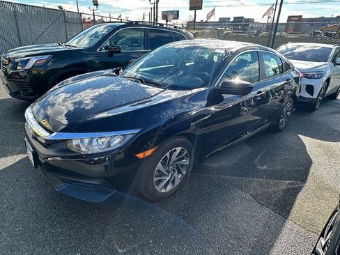 Used 2018 Honda Civic EX image 3