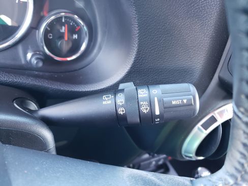 Used 2016 Jeep Wrangler Unlimited Sahara image 22