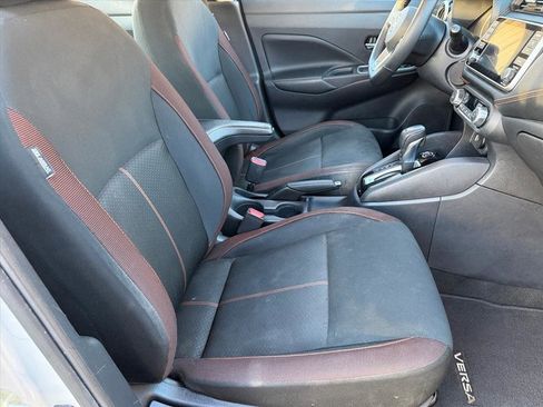 Used 2020 Nissan Versa SR w/ Convenience Package image 18