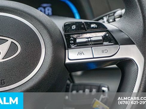 Used 2025 Hyundai Elantra SE image 30