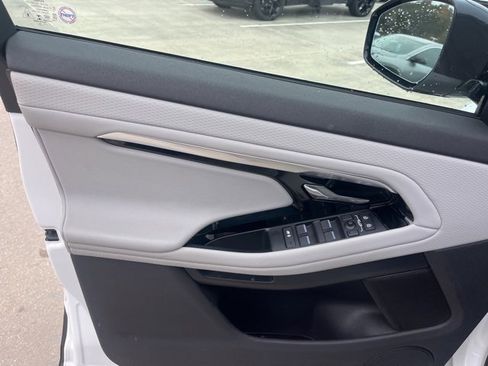 Used 2023 Land Rover Range Rover Evoque S image 13