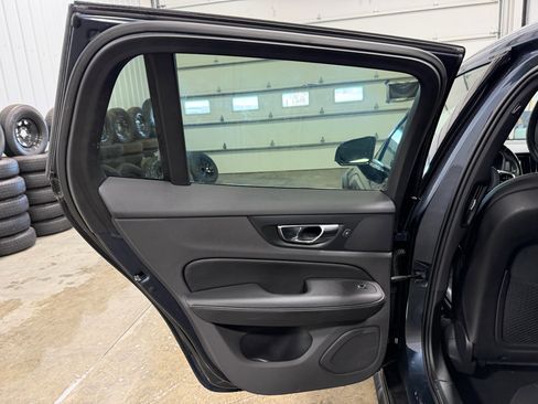 Used 2020 Volvo V60 T5 Cross Country w/ Protection Package Premier image 26