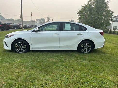 Used 2022 Kia Forte LXS FWD image 6