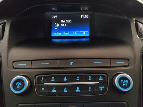 Used 2018 Ford Focus SE image 25