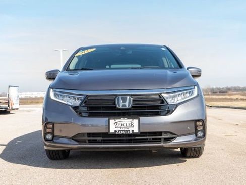 Used 2023 Honda Odyssey Elite image 2
