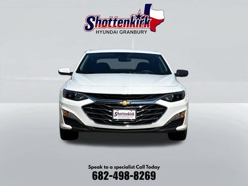 Used 2023 Chevrolet Malibu LT FWD image 2