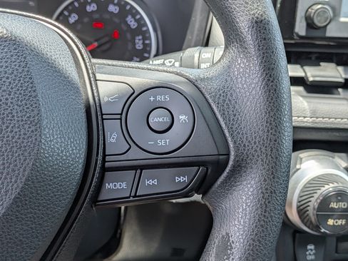 Used 2019 Toyota RAV4 XLE FWD image 26