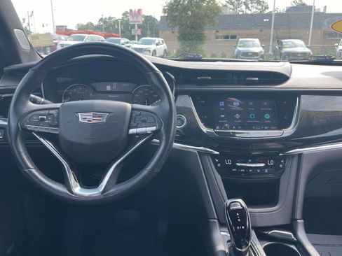 Used 2021 Cadillac XT6 Premium Luxury AWD/4WD image 13
