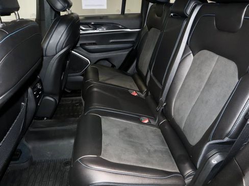 Used 2022 Jeep Grand Cherokee Trailhawk w/ Luxury Tech Group III AWD/4WD image 23
