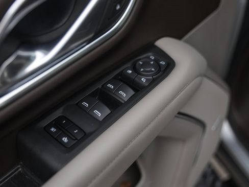 Used 2023 Chevrolet Tahoe Z71 w/ Luxury Package image 34