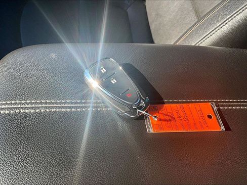 Used 2021 Chevrolet Equinox Premier AWD/4WD image 12