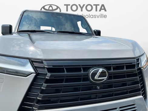 Used 2024 Lexus GX 550 AWD/4WD image 25