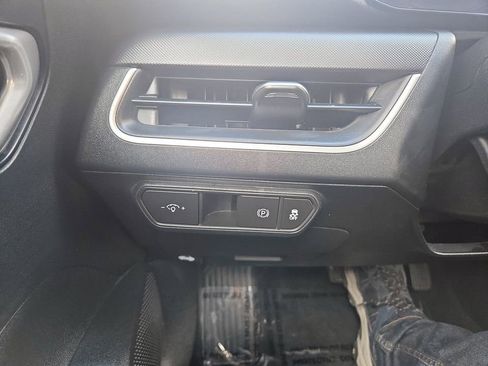Used 2025 Kia K4 LXS image 19