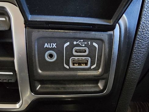 Used 2021 Jeep Wrangler Unlimited Sahara w/ Cold Weather Group AWD/4WD image 17