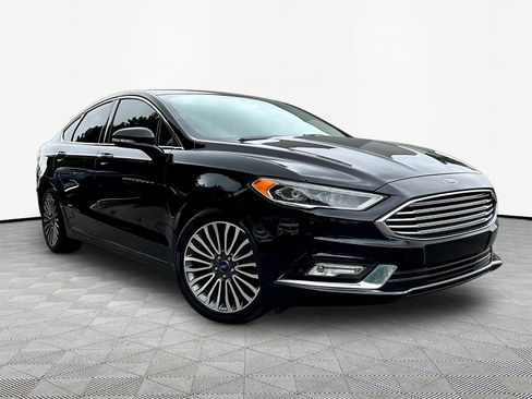 Used 2017 Ford Fusion SE w/ Fusion SE Technology Package FWD image 3