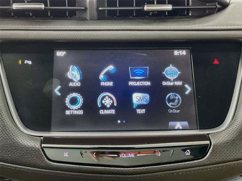 Used 2018 Cadillac XT5 Luxury w/ Driver Awareness Package FWD image 17